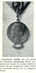 52680 Afbeelding van de voorzijde van een medaillon met de beeltenis van Koningin Wilhelmina dat ter gelegenheid van ...